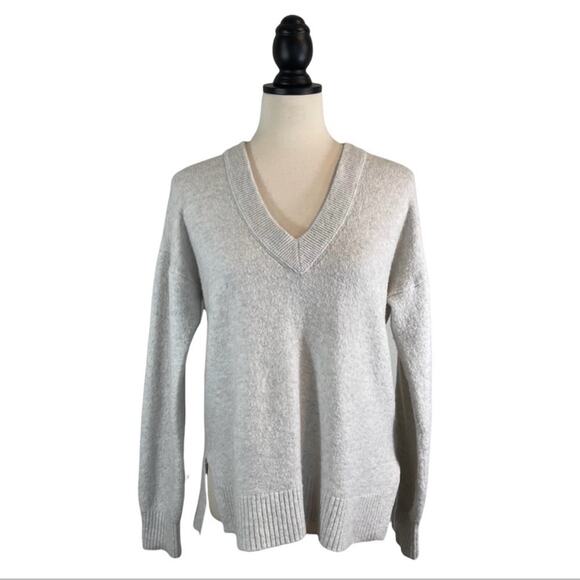 Madewell Bartlett V-Neck Sweater Gray
Merino Wool Alpaca Blend Size S - Picture 1 of 10
